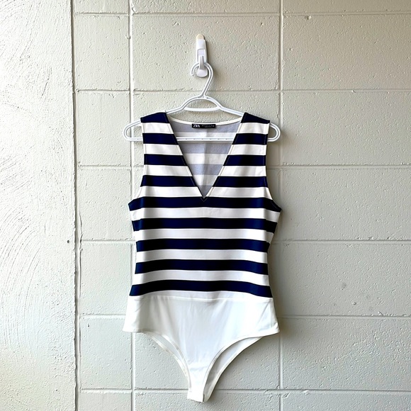 Zara Tops - Zara nautical navy blue white body large
